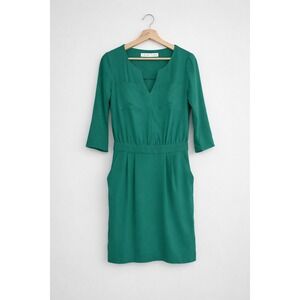 Trina Turk Green V‑Neck Dress 3/4 Sleeve Modern Chic Career Casual Style 2